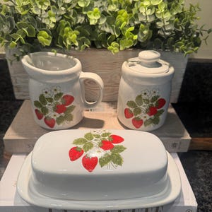 Vintage McCoy Pottery "Strawberry Country" fat