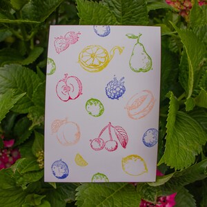 Carta fatta a mano con frutta succosa