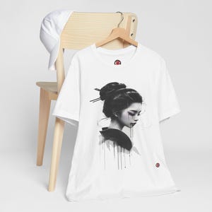 Elegant Geisha Graphic Tee, Unisex T-Shirt, Japanese Inspired Tee, Asian Art Shirt, Men&#39;s Women&#39;s Clothing, Geisha Illustration Top