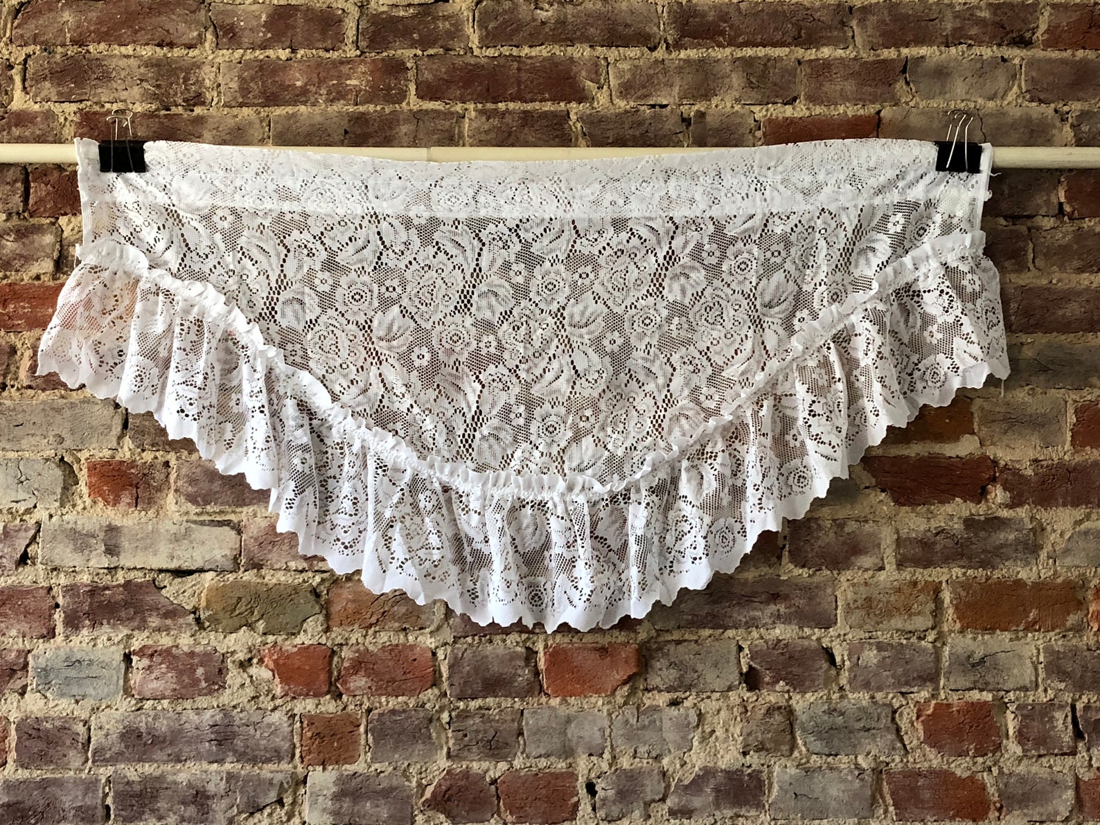 JC Penney Curtain Lace Valance Flowers Ruffled Cottage Chic Vintage