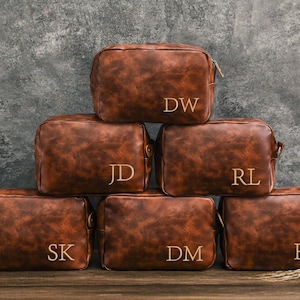 Personalized Men’s Toiletry Bag, Groomsmen Leather Toiletry Bag, Custom Groomsmen Gift, Travel Toiletry Bag, Christmas Gift, Wedding Gift
