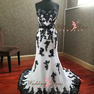 Stunning Black and White Gothic Wedding Dress with Sweetheart Neckline, Unique Wedding Dress, Alternative Bridal Gown with Corset