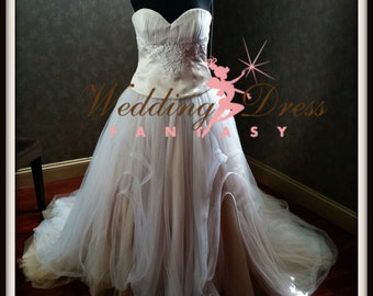 Stunning Cream Wedding Dress with Sweetheart Neckline