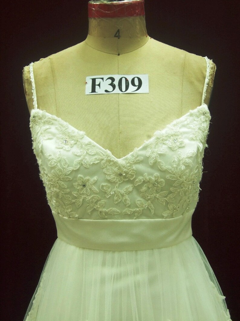 Popular Wedding Dress V-neck Pleated Lace Wedding Dress  D3697
