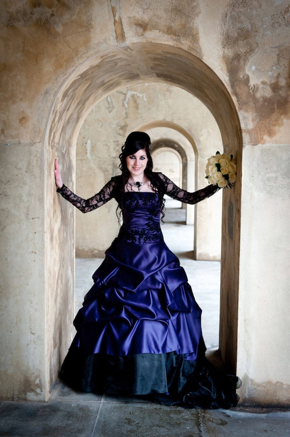 Purple Gothic Wedding Dress, Offbeat Wedding Dress, Alternative Wedding  Dress, Purple Wedding Dress, Gothic Wedding Dress 