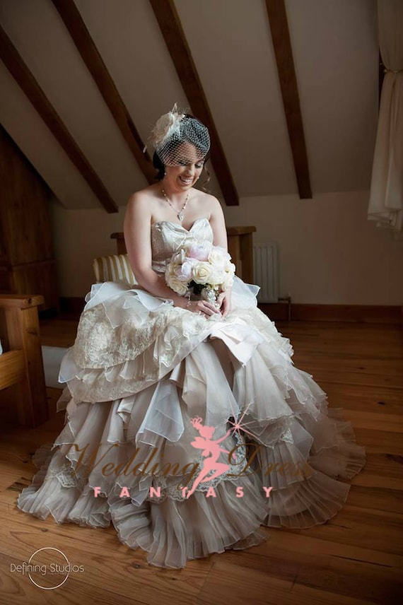 LÍ BAN DRESS Fairytale Custom Ceremony Dress, Natural, Hand-fasting,  Sleeved Wedding Dress, Sleeved, Celtic Wedding Dress, Medieval. - Etsy