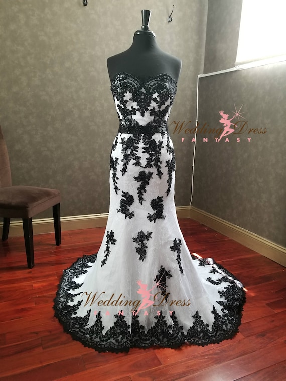 Superbe robe de mariage gothique noir et blanc avec Sweetheart - Etsy Canada