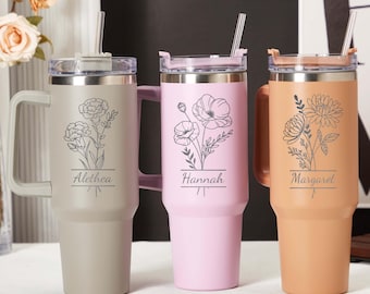 Cadeau fleur de naissance personnalisé, gobelet isotherme personnalisé avec anse, gobelet gravé avec nom, tasse de voyage, gobelet de demoiselle d'honneur, cadeau d'anniversaire