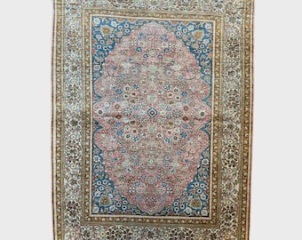 Extremely Fine Hereke Silk Rug 3.4x4.5 ft - Hand-Knotted c.1970s