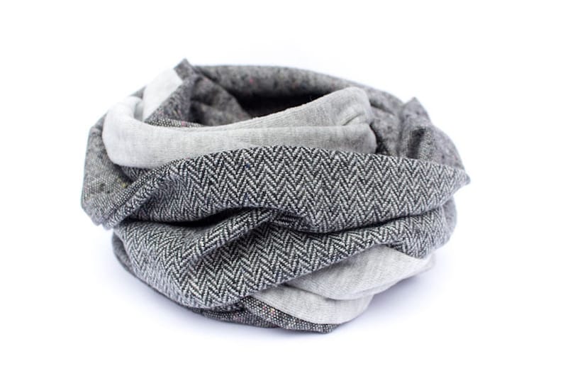 Fluffy, warm loop scarf for men and women. The loop scarf is mottled gray and black. Wool, cotton and velor let it lie nice and warm image 1