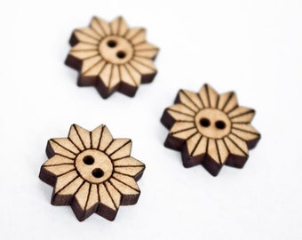 5 Wooden Buttons Flowers