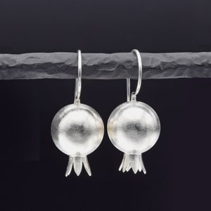 Granatapfel Ohrringe - Sterling Silber Ohrhänger - Silber Hängeohrringe - Granatapfel Schmuck - Silber Granatapfel Ohrringe - Gehe zu Ohrringe