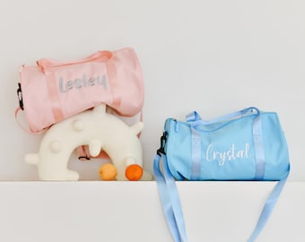Bolsa de danza personalizada. Imprescindibles para escapadas de fin de semana. Regalos para jóvenes atletas y artistas.