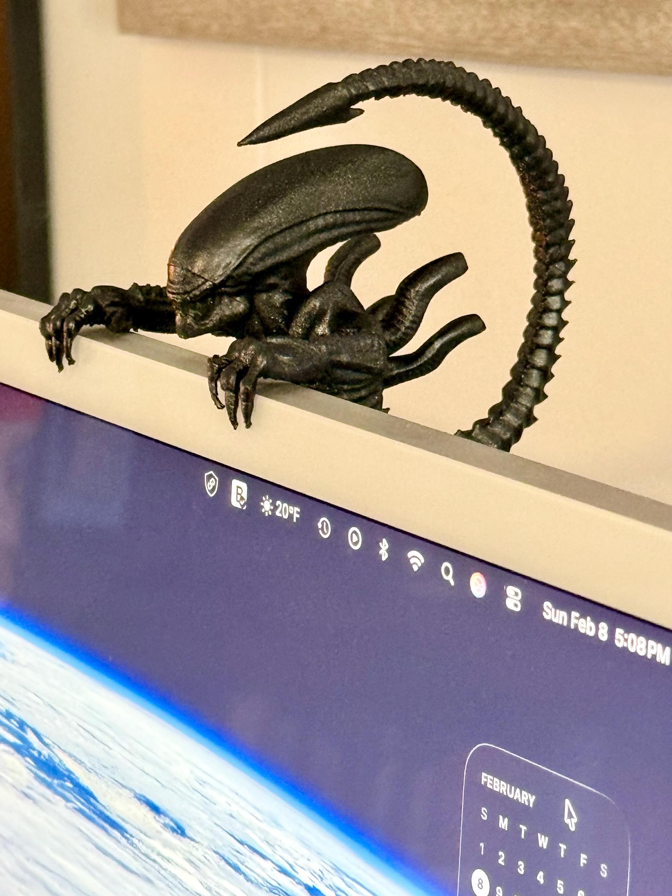 Monitor Huggers Xenomorph Monitor Hugger | Alien Inspired Monitor Topper | Sci-fi Desk ...
