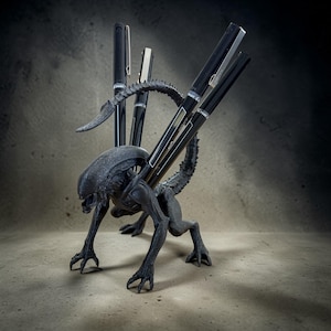 Xenomorph Pen Holder & Desk Organizer | Alien Sci-Fi Office Decor | Horror Fan Gift | Hand Crafted Gamer Accessory