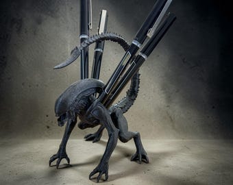 Xenomorph Pen Holder & Desk Organizer | Alien Sci-Fi Office Decor | Horror Fan Gift | Hand Crafted Gamer Accessory