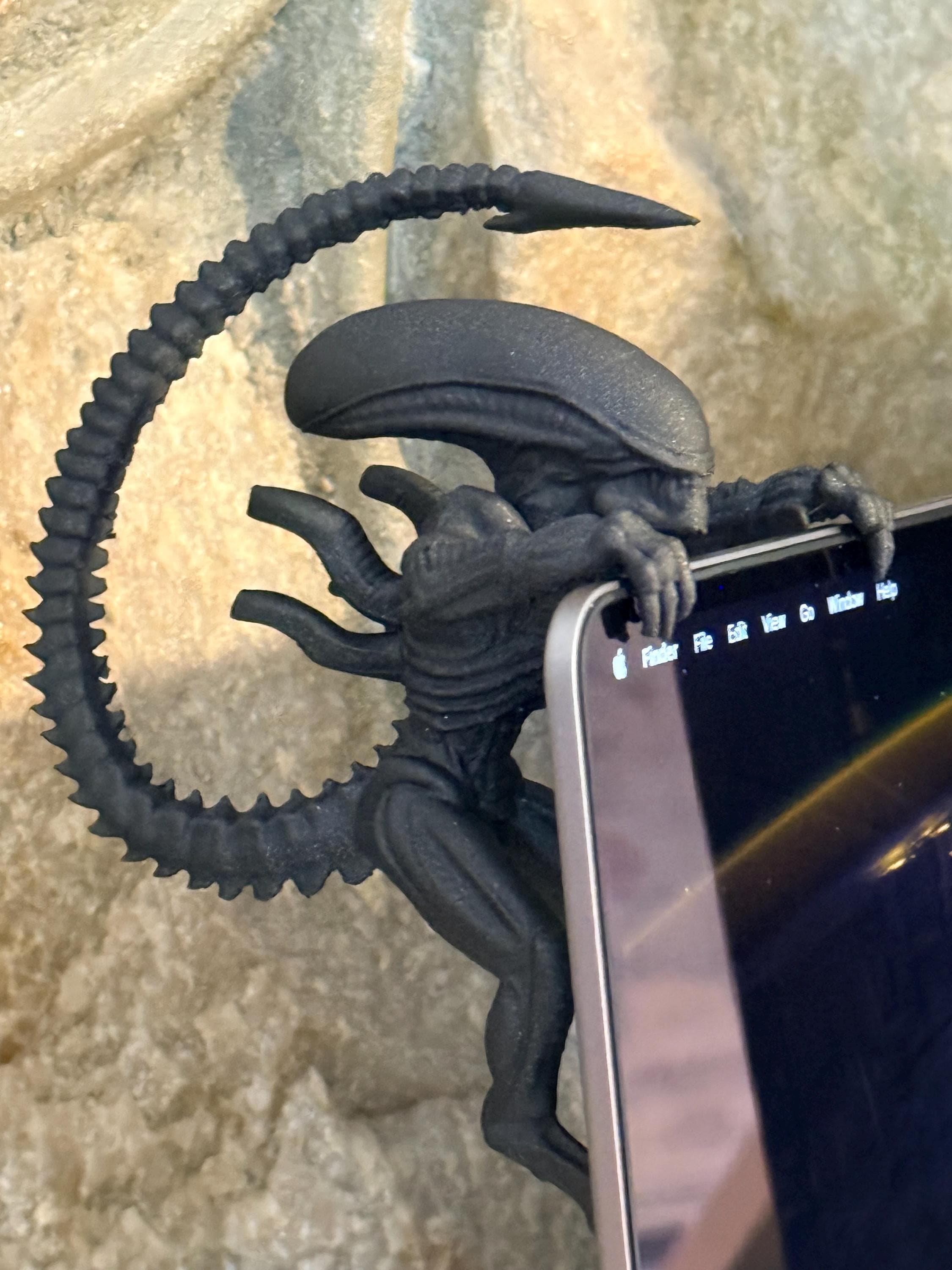 Monitor Huggers Xenomorph Monitor Hugger | Alien Inspired Monitor Topper | Sci-fi Desk ...