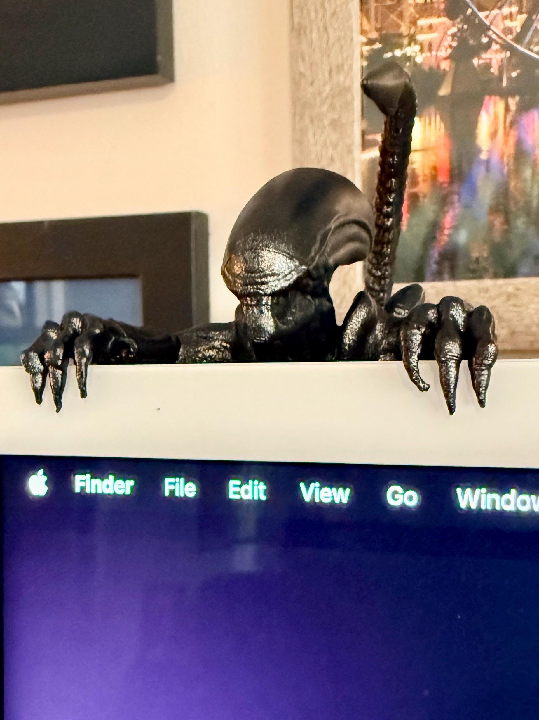 Xenomorph Using Computer Xenomorph Monitor Hugger | Alien Inspired Monitor Topper | Sci-fi Desk ...