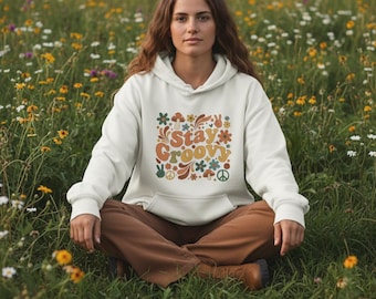 Design de camiseta "Stay Groovy", tipografia hippie retrô em PNG, arte floral vintage dos anos 70, design de camiseta com frase boho, SVG e PNG "Groovy"