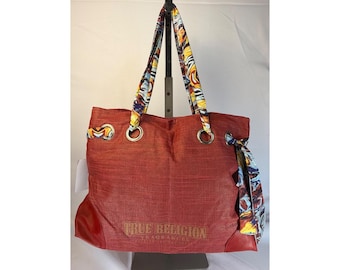 True Religion rote Canvas-Tragetasche mit Schalgriff und Ösen, Schultertasche im Y2K-Boho-Stil