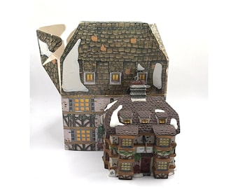 Ornamento de colecionador vintage da Dickens Heritage, número 56, da estalagem Sir John Falstaff, 1995.