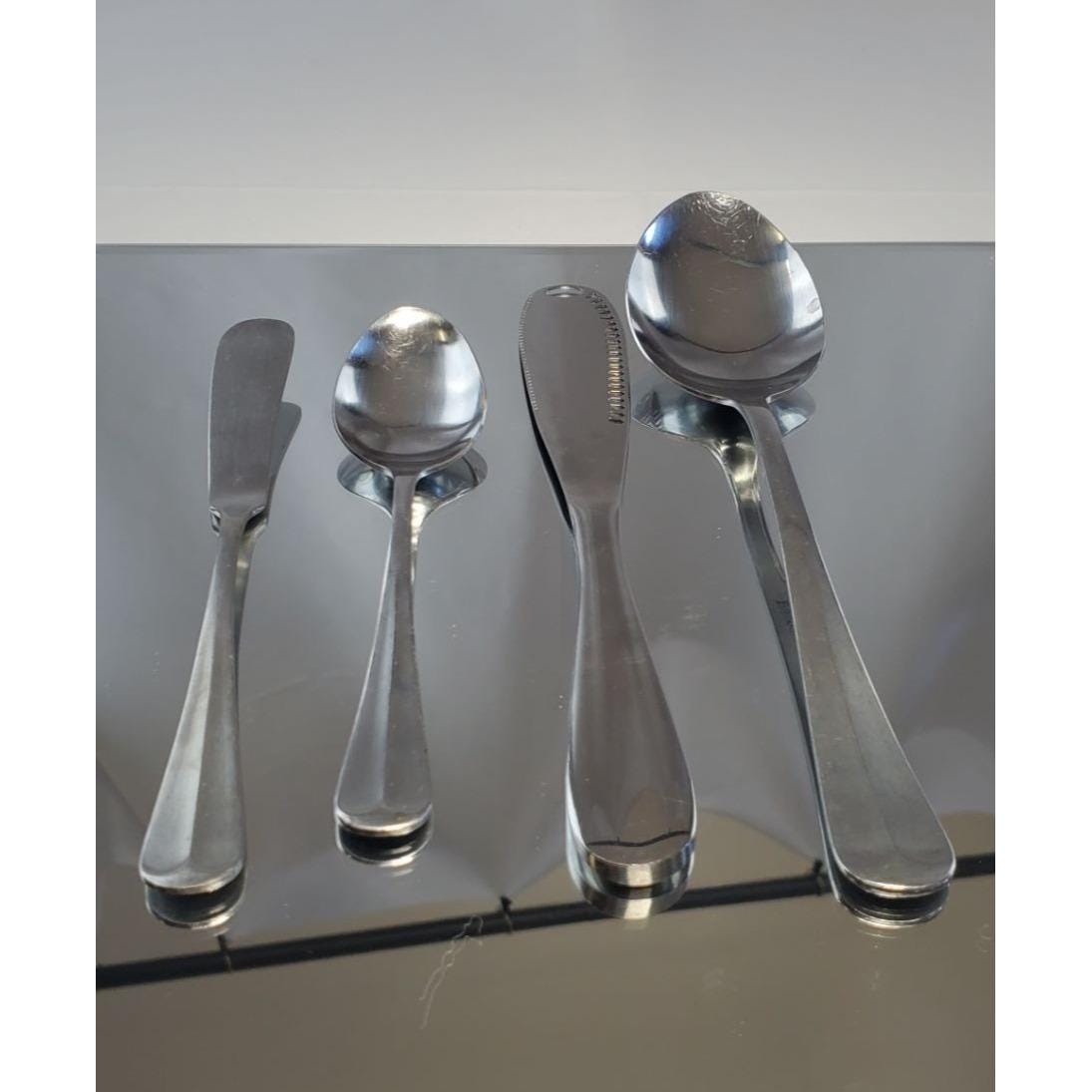 Lot De 3 Couteaux Style Rocaille - Motif Feuille De Chanvre - Métal Argenté - Stainless Korea - Années 20-40