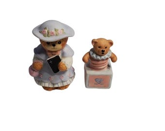 Conjunto de 2 figuras vintage de cerâmica Enesco Lucy Rigg e Urso Jack in the Box, 1986