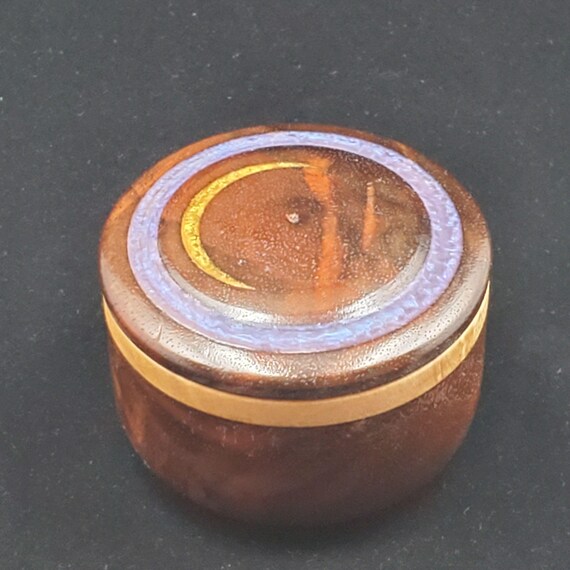 Vintage Wooden Trinket Jewelry Box Round with Inl… - image 2