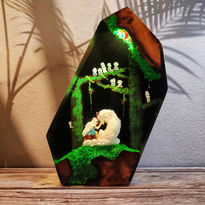 Ghibli-inspirerad anime-skogslampa, hartslampa, Kodama Spirit, varg, nattlampa, magisk skog, Studio Ghibli-fangåva, unik handgjord dekor bild 10
