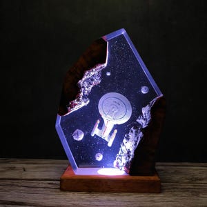 Star Trek Resin Night Light Spaceship Galaxy Lamp Sci-Fi LED Desk Light Space Scene Epoxy Lamp Geek Gift for Him Nerdy Room Decor Gifts