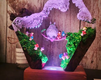 Grillige bosharslamp schattig grijs bosgeest nachtlampje, handgemaakte led-bureaulamp fantasie hangmatscène woondecoratie cadeau, animeliefhebber