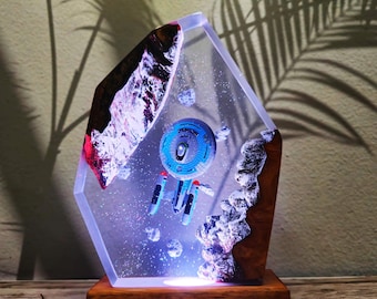 Star galaxy Resin Night Light Spaceship Galaxy Lamp Sci-Fi LED Desk Light Space Scene Epoxy Lamp Geek Gift for Him Nerdy Room Decor Gifts