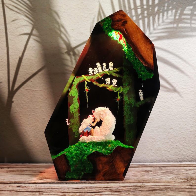 Ghibli-inspirerad anime-skogslampa, hartslampa, Kodama Spirit, varg, nattlampa, magisk skog, Studio Ghibli-fangåva, unik handgjord dekor bild 6
