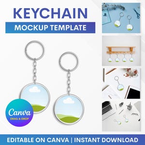 Puede incluir: Una plantilla de maqueta de llavero. La imagen presenta dos llaveros con un colgante redondo de color plateado. El colgante tiene un diseño de paisaje con cielo azul y colinas verdes. El texto "KEYCHAIN MOCKUP TEMPLATE" se muestra en la parte superior.