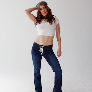 JEANS MET LAGE RISE-Braziliaanse vetersluiting aan de voorkant, stretch jaren 90 Y2k denim klein 26 28 uur