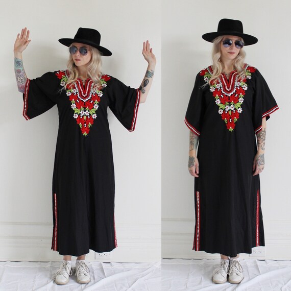 Angel Sleeve Embroidered Caftan- M/L 1960s Oaxacan