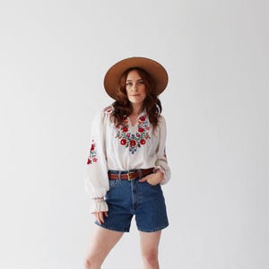 EMBROIDERED BOHO BLOUSE- Vintage Retro Groovy Hippie Floral Medium Large Top k