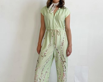 Grön blommig jumpsuit från 1970-talet - Vintage Groovy Bell Bottom Flare Small Medium