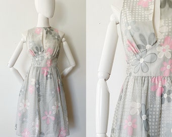 Muted Daisy Keyhole Dress- 30, M/L, 1960s Vintage Dress, Gauzy Summer Fit & Flare 2