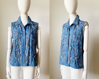 EMBROIDERED FLOWER TOP- Denim Sleeveless Tank, Chambray Blouse Shirt Large Cotton Cottagecore Western Boho