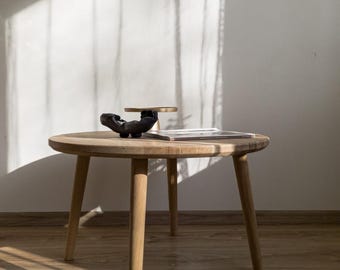 Couchtisch aus massiver Eiche, rounds Ø 70cm. Zeitloser Sofatisch im skandinavischen Design. Handgefertigt aus Eichenholz