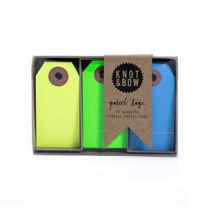Caja trío con etiquetas para paquetes / Cool Neon