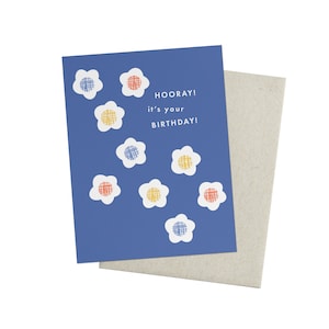 Tarjeta de felicitación de flores de feliz cumpleaños
