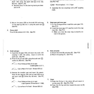 K&ouml;nnte beinhalten: Diagramm zur Montage von Transfer- und Mittelbremskomponenten. Anweisungen umfassen das Einsetzen von Lagern, Wellen, Zahnr&auml;dern und Dichtungen. Text mit Ma&szlig;en in mm und kgm. Aus einem komatsumanual.com Handbuch.