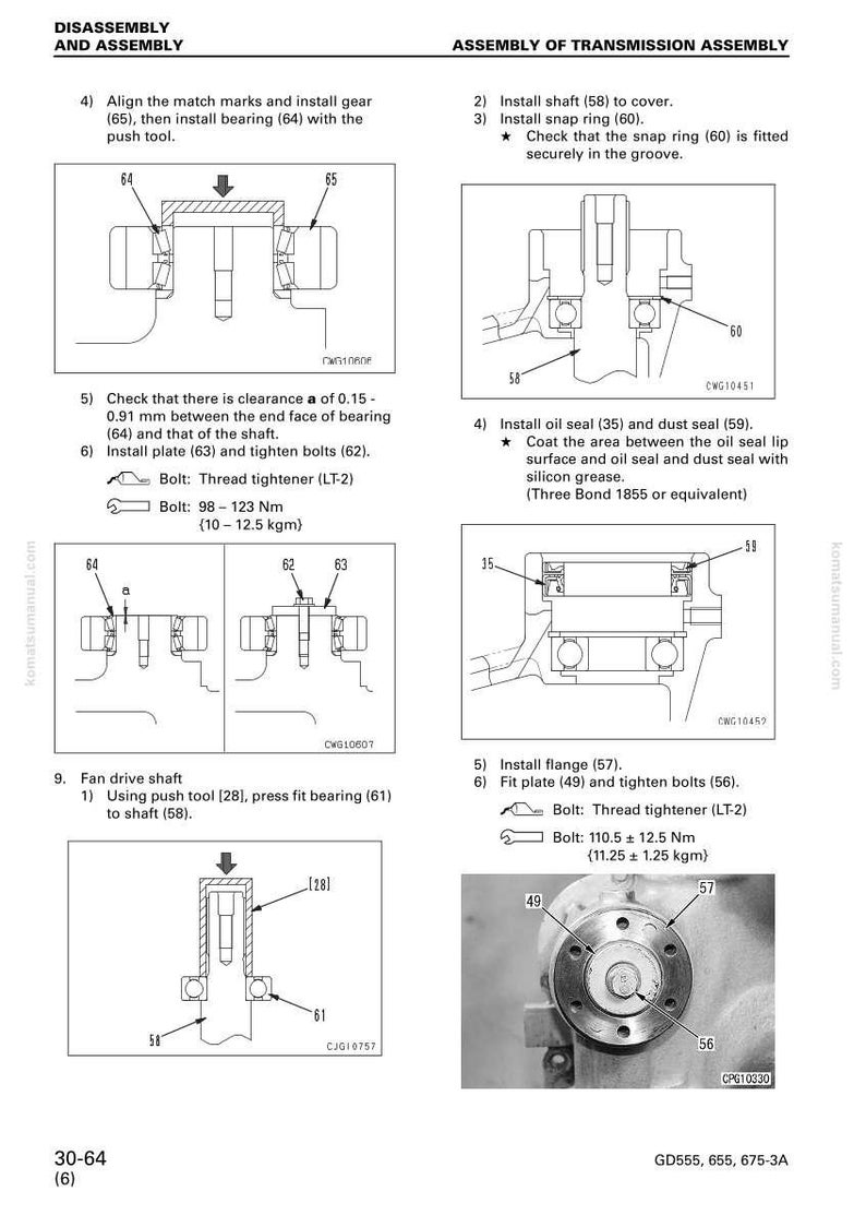 Op de afbeelding: Diagrammen die de demontage en montage van een transmissie illustreren. Bevat instructies voor het installeren van tandwielen, lagers en afdichtingen, met metingen in millimeters en Newtonmeters. Bevat gedetailleerde weergaven van componenten en specificaties voor het aandraaien van bouten.