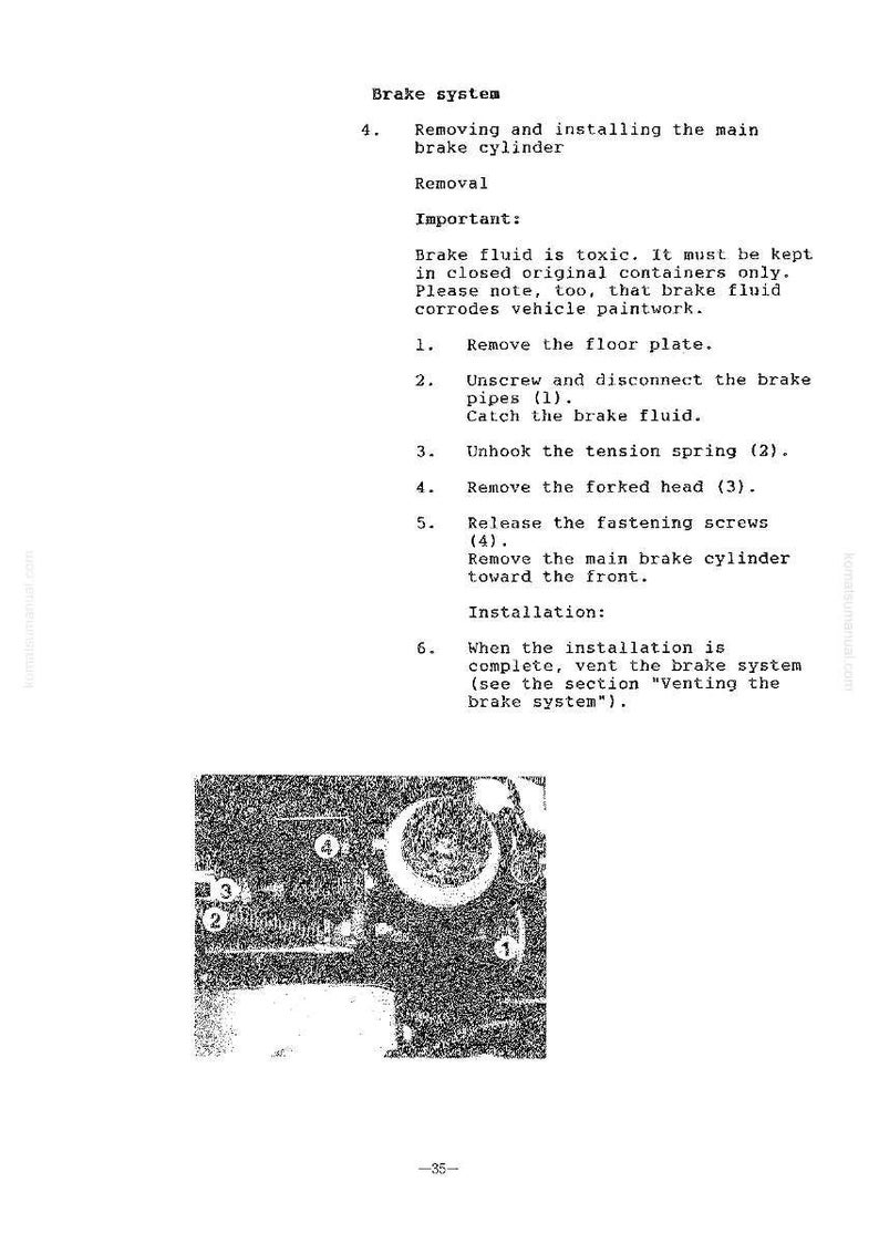K&ouml;nnte beinhalten: Eine Seite aus einem Handbuch, das die Wartung des Bremssystems beschreibt. Der Text enth&auml;lt Anweisungen zum Aus- und Einbau des Hauptbremszylinders, mit nummerierten Schritten und einer Diagramm der Komponenten.