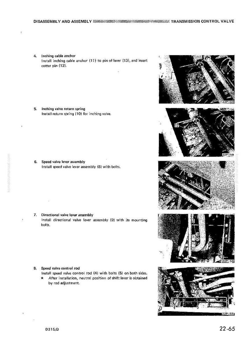 Puede incluir: P&aacute;gina de un manual con instrucciones de desmontaje y montaje de una v&aacute;lvula de control de transmisi&oacute;n. El texto describe la instalaci&oacute;n de piezas, con diagramas en blanco y negro.