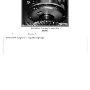 K&ouml;nnte beinhalten: Schwarz-Wei&szlig;-Bild einer mechanischen Komponente mit der Bezeichnung "Dimension A". Die Komponente ist Teil eines Winkelantriebssystems, mit dem Text "ZX001693" sichtbar. Der Text "Dimension A" ist auf dem Ausgangsflansch eingraviert.