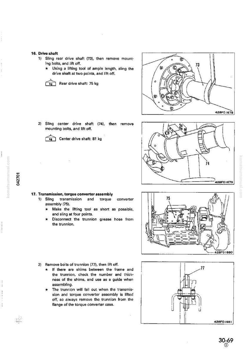 Op de afbeelding: Technische tekening uit een Komatsu-handleiding, met details over de assemblageprocedures van de aandrijfas en de transmissie. Bevat illustraties van componenten die zijn gelabeld met nummers en gewichtsmetingen in kilogram. De pagina is wit met zwarte tekst en diagrammen.