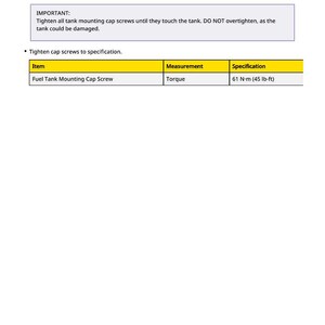K&ouml;nnte beinhalten: Seite einer Installationsanleitung mit Anweisungen zur Inspektion und zum Einbau eines Kraftstofftanks. Der Text enth&auml;lt eine Warnung vor zu festem Anziehen der Schrauben. Eine Tabelle gibt das Drehmoment f&uuml;r die Kraftstofftank-Befestigungsschraube mit 61 N&middot;m an.